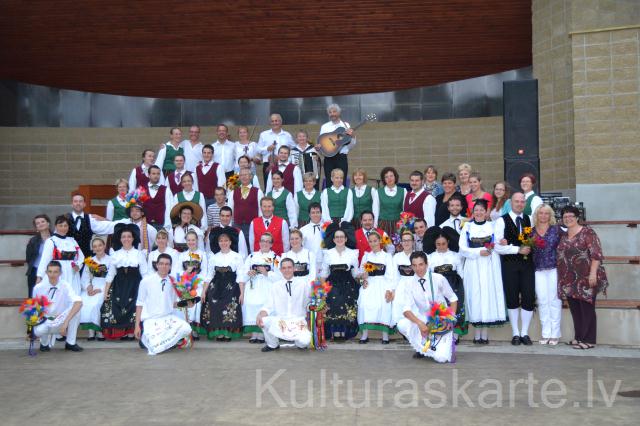 ar franču draugiem un "Putni" uz estrādes, 2011.g.